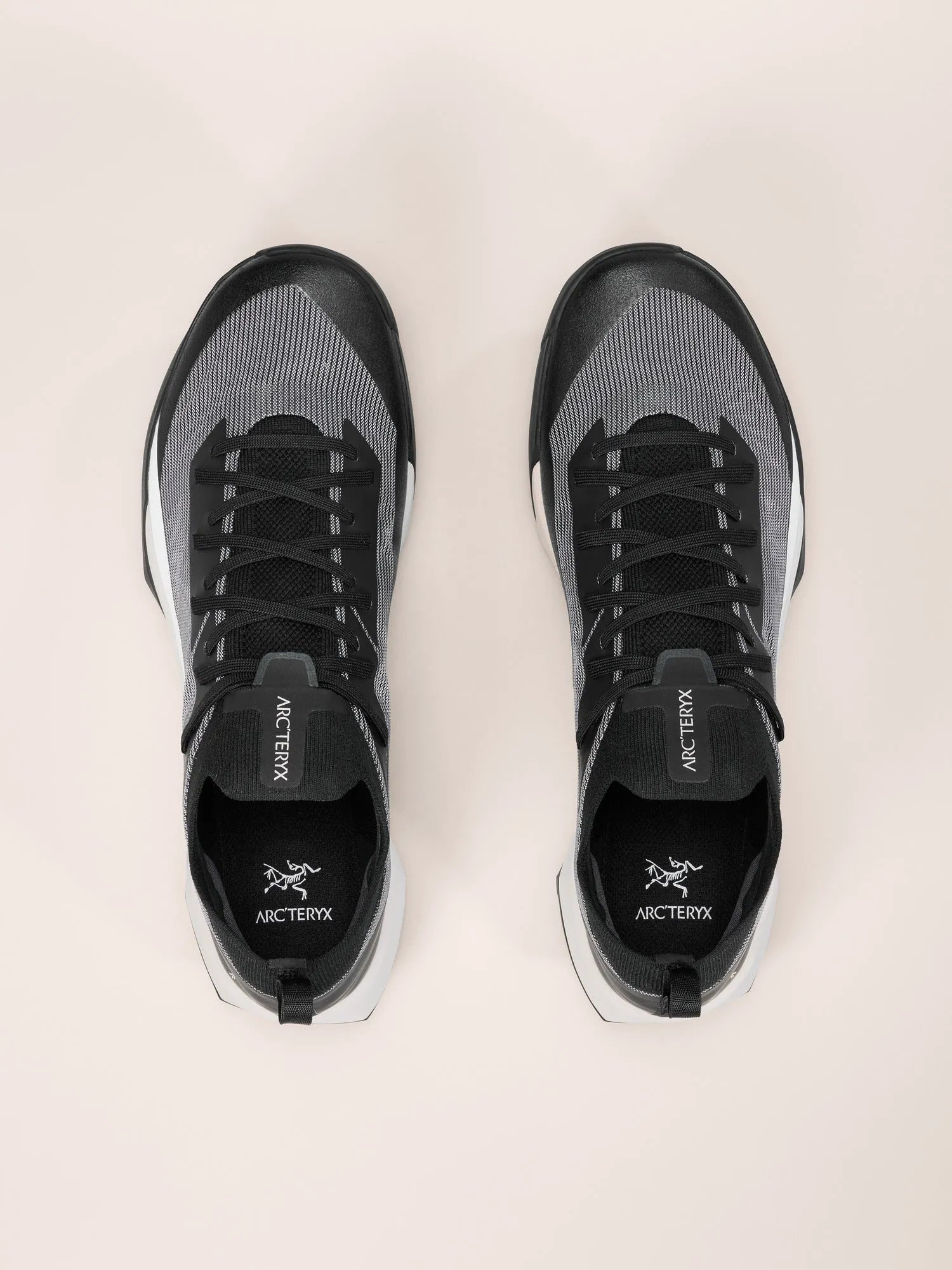 Black / Arctic Silk